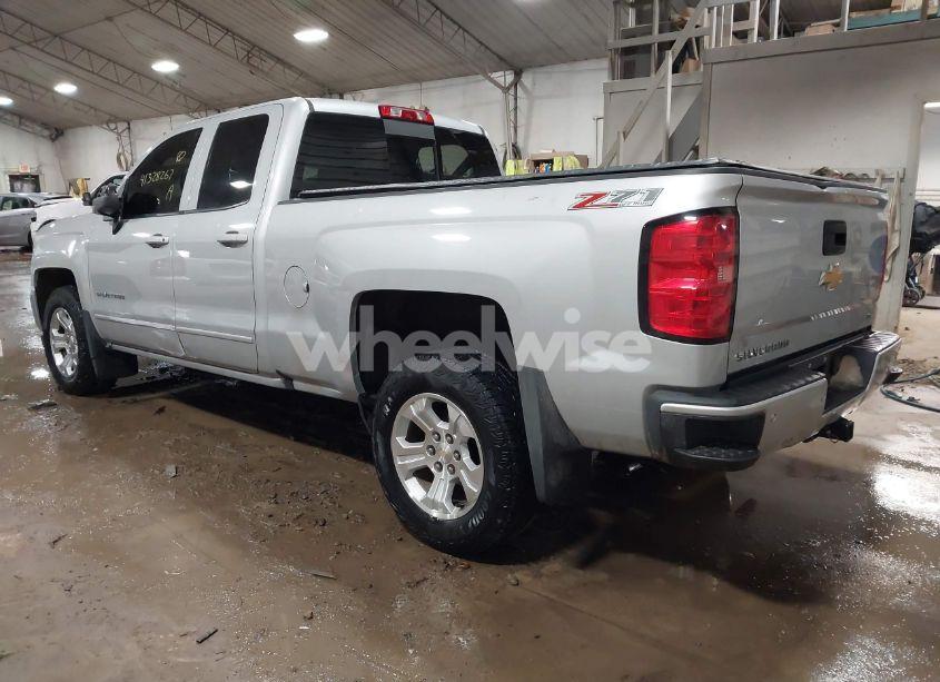 Photo 3 of 2017 Chevrolet Silverado 1500 2LT (VIN 1GCVKREC1HZ336822)