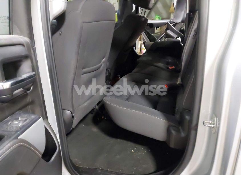 Photo 8 of 2017 Chevrolet Silverado 1500 2LT (VIN 1GCVKREC1HZ336822)