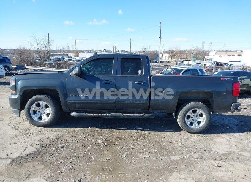 Photo 14 of 2017 Chevrolet Silverado 1500 2LT (VIN 1GCVKREC1HZ342782)