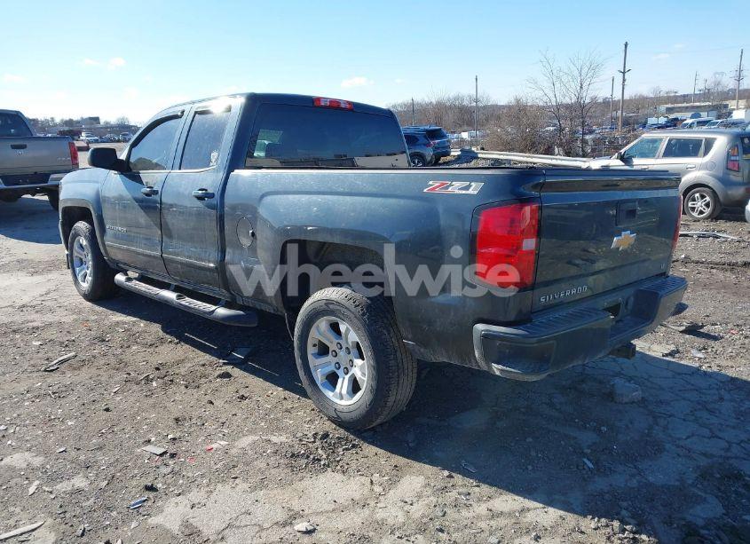 Photo 3 of 2017 Chevrolet Silverado 1500 2LT (VIN 1GCVKREC1HZ342782)