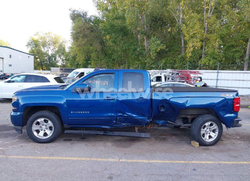 Photo 14 of 2017 Chevrolet Silverado 1500 2LT (VIN 1GCVKREC1HZ388368)