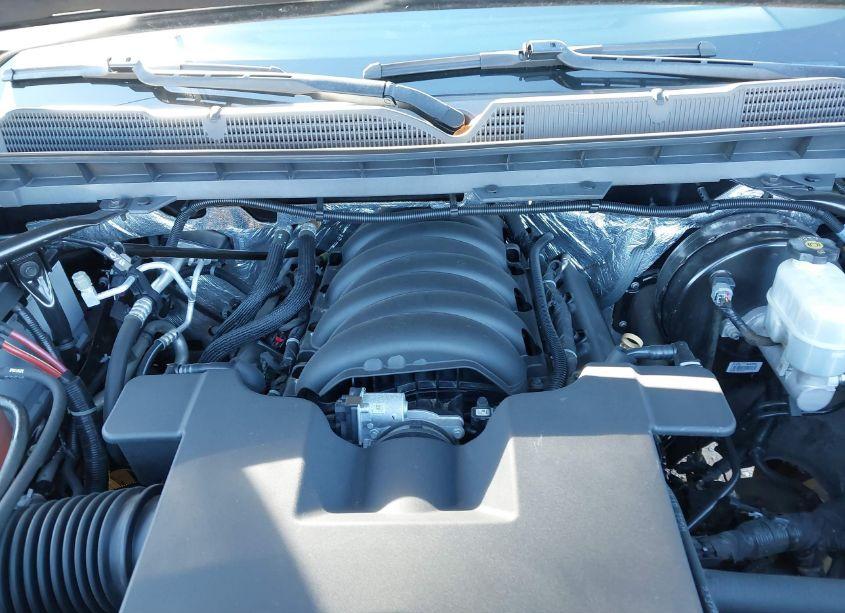 Photo 10 of 2018 Chevrolet Silverado 1500 2LT (VIN 1GCVKREC1JZ106252)