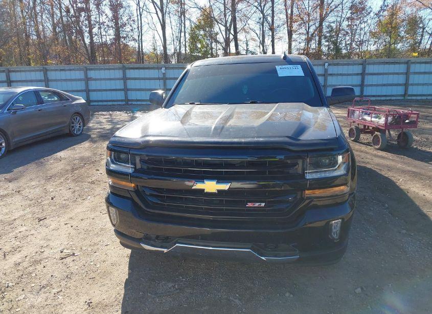 Photo 12 of 2018 Chevrolet Silverado 1500 2LT (VIN 1GCVKREC1JZ106252)