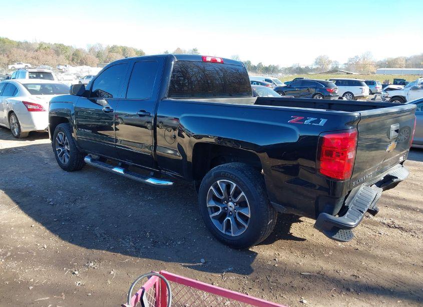 Photo 3 of 2018 Chevrolet Silverado 1500 2LT (VIN 1GCVKREC1JZ106252)