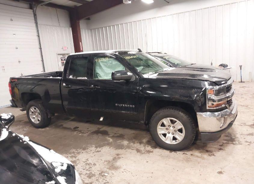 Photo 13 of 2018 Chevrolet Silverado 1500 1LT (VIN 1GCVKREC1JZ106297)