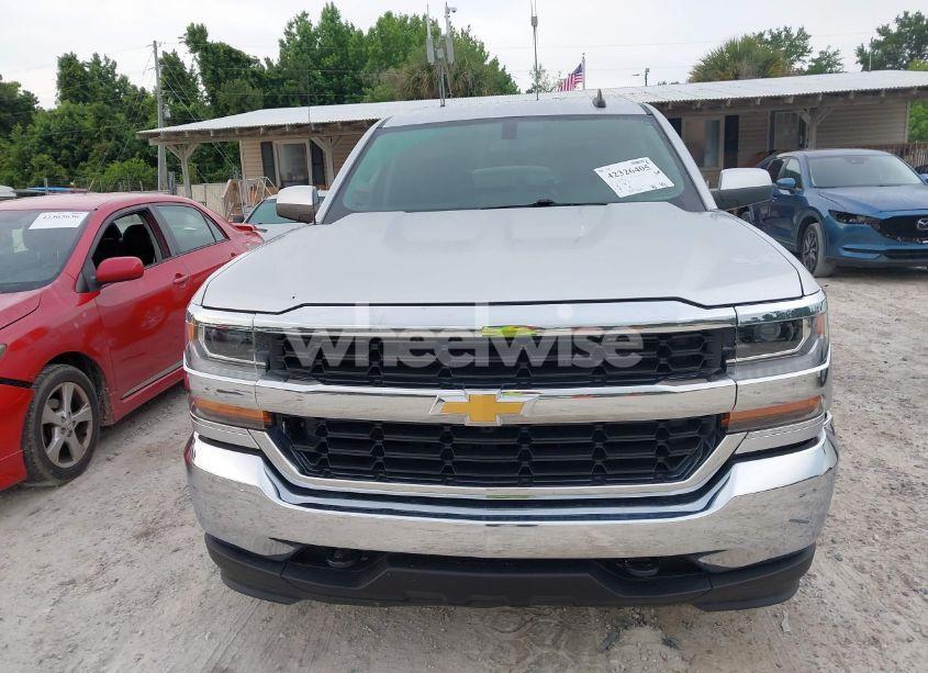 Photo 12 of 2018 Chevrolet Silverado 1500 1LT (VIN 1GCVKREC1JZ134780)