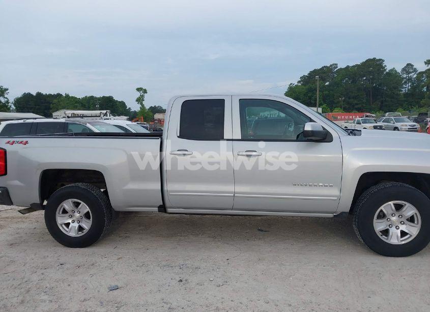 Photo 13 of 2018 Chevrolet Silverado 1500 1LT (VIN 1GCVKREC1JZ134780)