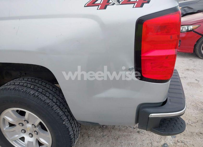 Photo 6 of 2018 Chevrolet Silverado 1500 1LT (VIN 1GCVKREC1JZ134780)