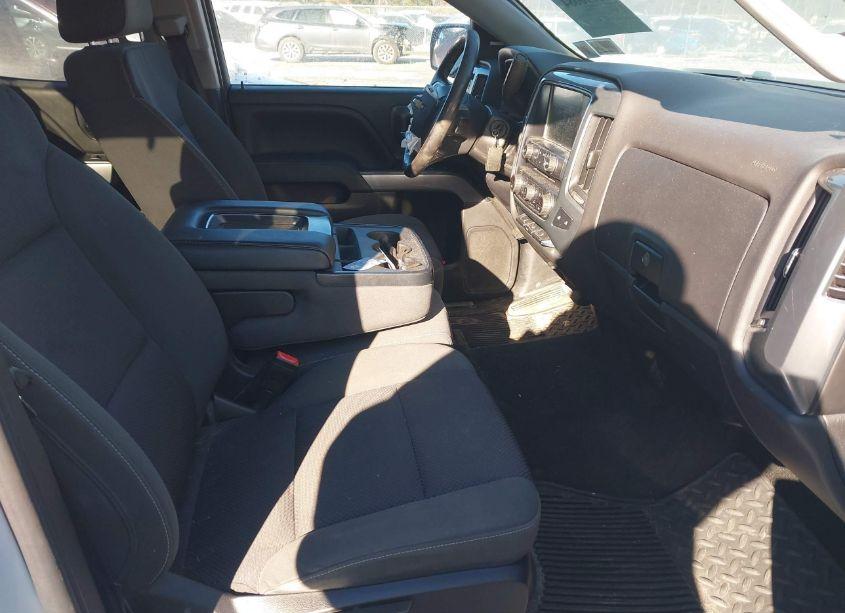 Photo 5 of 2018 Chevrolet Silverado 1500 2LT (VIN 1GCVKREC1JZ145987)