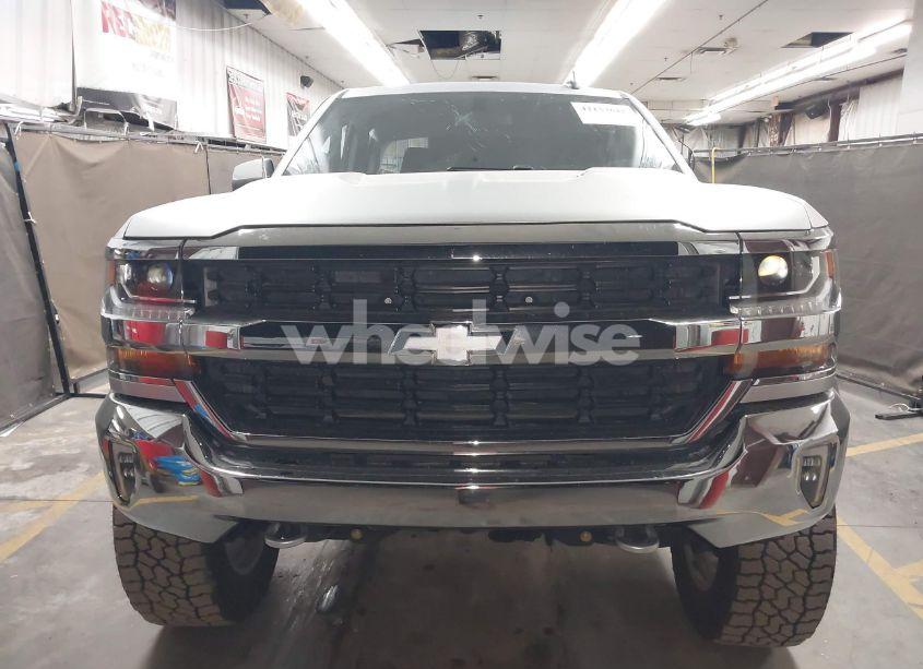 Photo 13 of 2018 Chevrolet Silverado 1500 1LT (VIN 1GCVKREC1JZ151188)