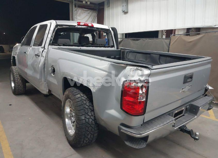Photo 3 of 2018 Chevrolet Silverado 1500 1LT (VIN 1GCVKREC1JZ151188)