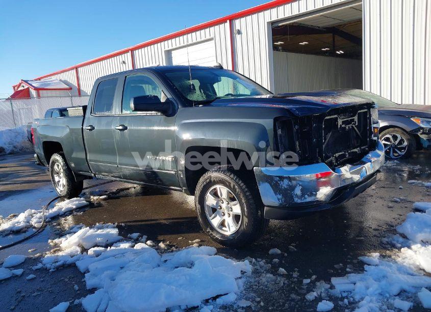 2018 Chevrolet Silverado 1500 1LT (VIN 1GCVKREC1JZ152616) main photo