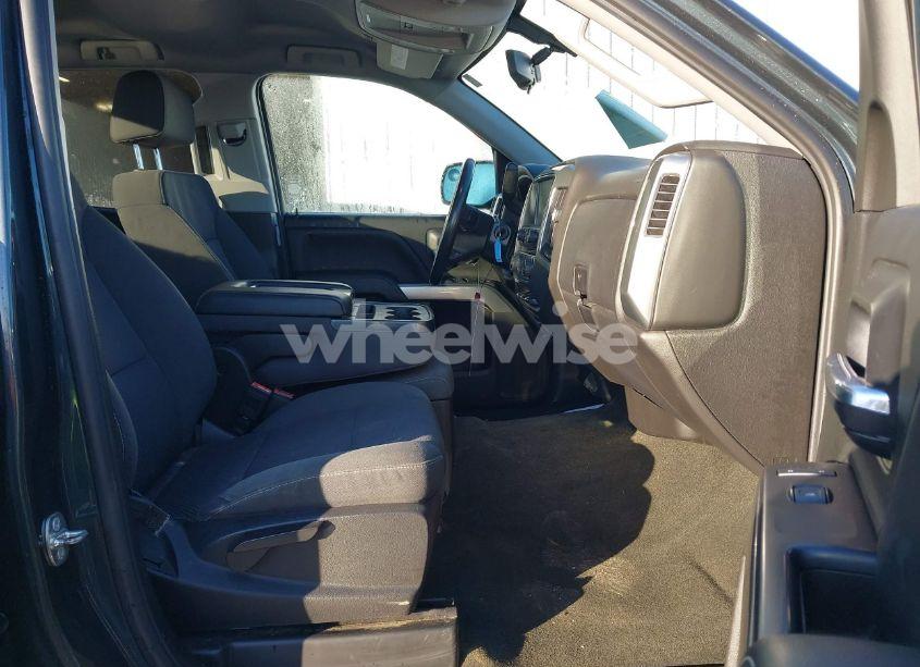 Photo 5 of 2018 Chevrolet Silverado 1500 1LT (VIN 1GCVKREC1JZ152616)