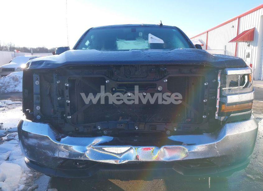 Photo 6 of 2018 Chevrolet Silverado 1500 1LT (VIN 1GCVKREC1JZ152616)