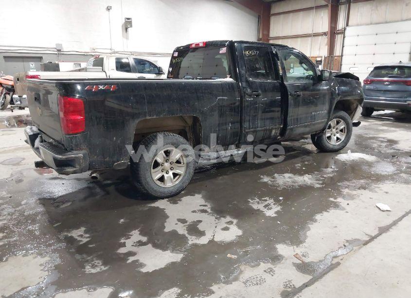 Photo 4 of 2018 Chevrolet Silverado 1500 1LT (VIN 1GCVKREC1JZ311828)