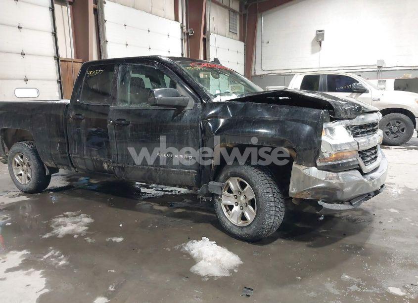 Photo 6 of 2018 Chevrolet Silverado 1500 1LT (VIN 1GCVKREC1JZ311828)