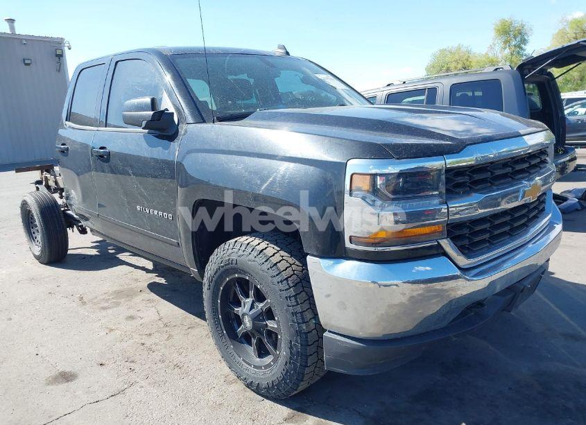 2018 Chevrolet Silverado 1500 1LT/2LT (VIN 1GCVKREC1JZ319640) main photo