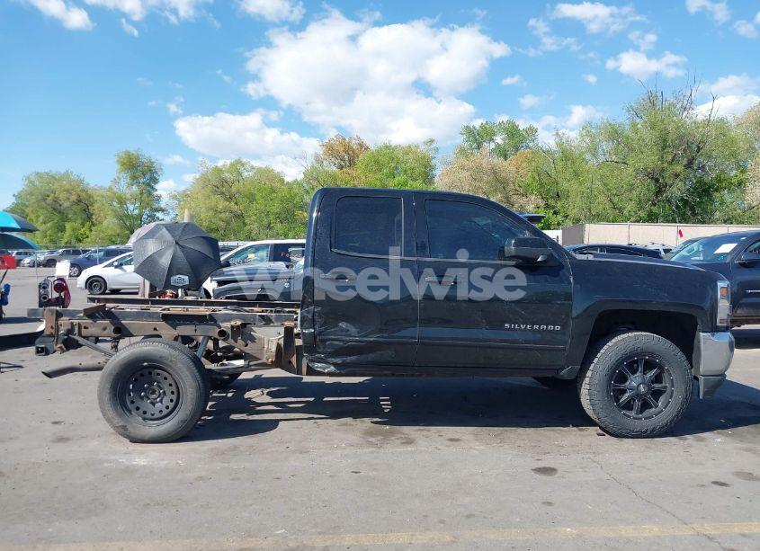 Photo 13 of 2018 Chevrolet Silverado 1500 1LT/2LT (VIN 1GCVKREC1JZ319640)