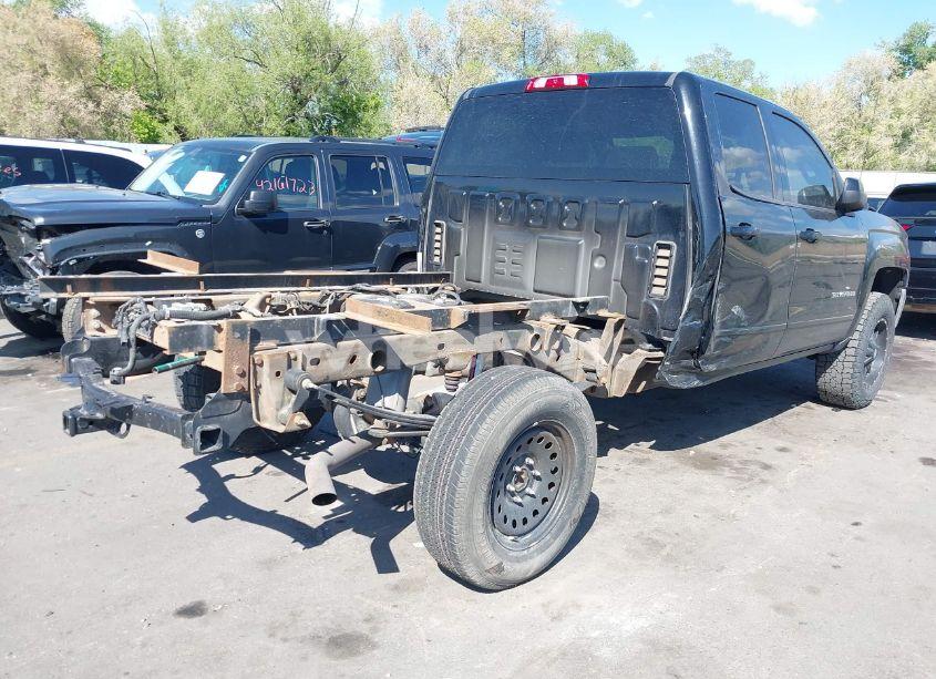 Photo 4 of 2018 Chevrolet Silverado 1500 1LT/2LT (VIN 1GCVKREC1JZ319640)