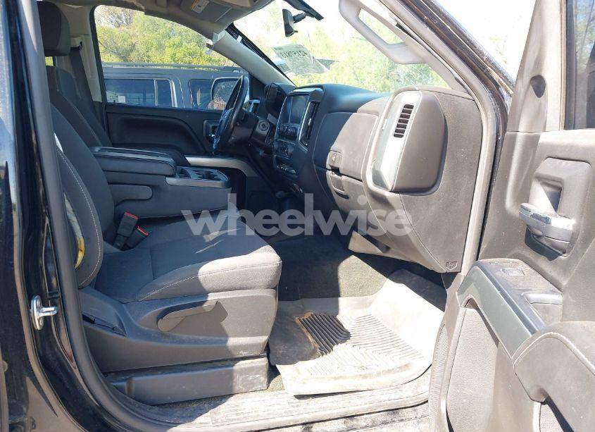 Photo 5 of 2018 Chevrolet Silverado 1500 1LT/2LT (VIN 1GCVKREC1JZ319640)