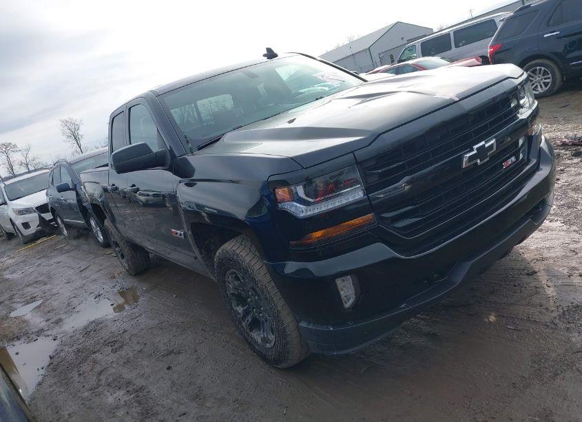 2018 Chevrolet Silverado 1500 2LT (VIN 1GCVKREC1JZ325695) main photo