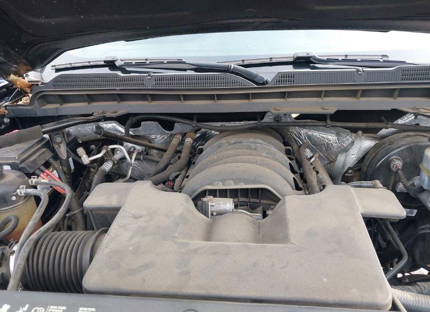 Photo 10 of 2018 Chevrolet Silverado 1500 2LT (VIN 1GCVKREC1JZ325695)