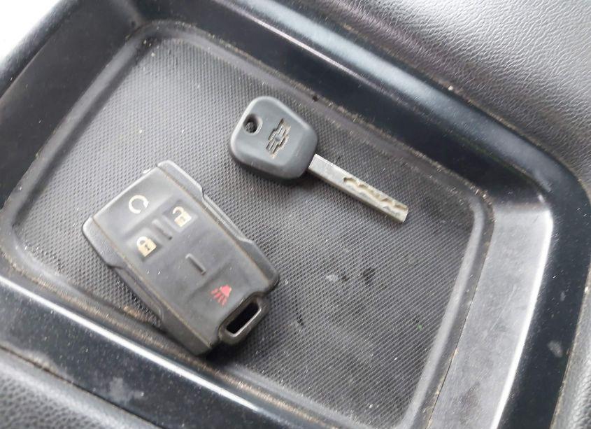 Photo 11 of 2018 Chevrolet Silverado 1500 2LT (VIN 1GCVKREC1JZ325695)