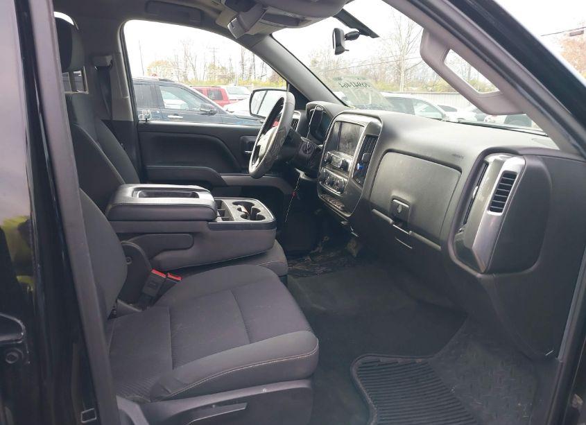 Photo 5 of 2018 Chevrolet Silverado 1500 2LT (VIN 1GCVKREC1JZ325695)