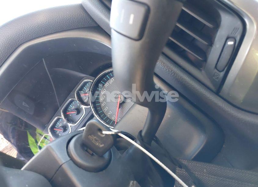 Photo 11 of 2018 Chevrolet Silverado 1500 2LT (VIN 1GCVKREC1JZ350029)