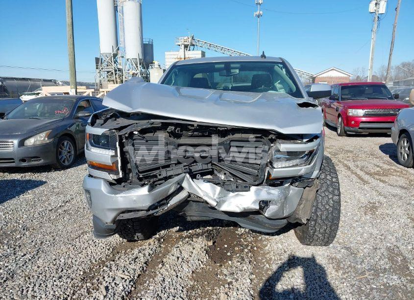 Photo 12 of 2018 Chevrolet Silverado 1500 2LT (VIN 1GCVKREC1JZ350029)