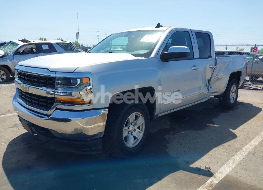 Photo 2 of 2018 Chevrolet Silverado 1500 1LT (VIN 1GCVKREC1JZ362116)