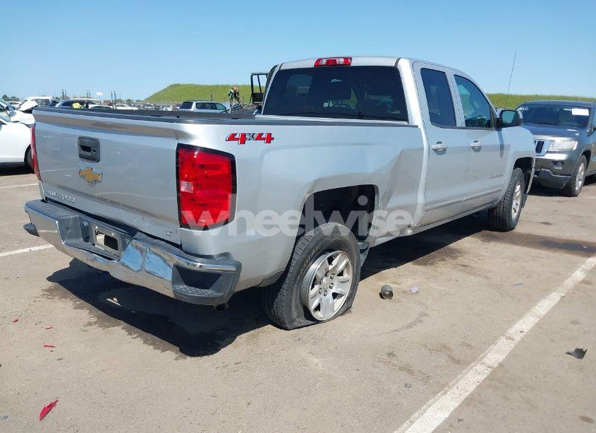 Photo 4 of 2018 Chevrolet Silverado 1500 1LT (VIN 1GCVKREC1JZ362116)