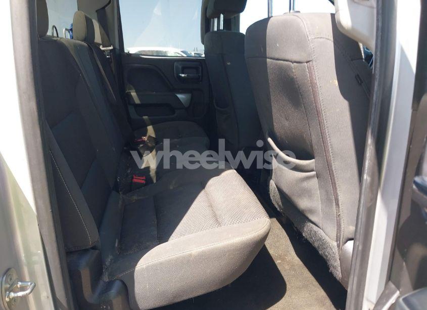 Photo 8 of 2018 Chevrolet Silverado 1500 1LT (VIN 1GCVKREC1JZ362116)