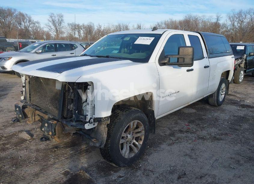 Photo 2 of 2014 Chevrolet Silverado 1500 1LT (VIN 1GCVKREC2EZ361322)