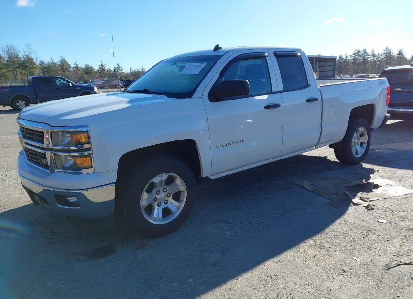 Photo 2 of 2014 Chevrolet Silverado 1500 2LT (VIN 1GCVKREC2EZ374474)