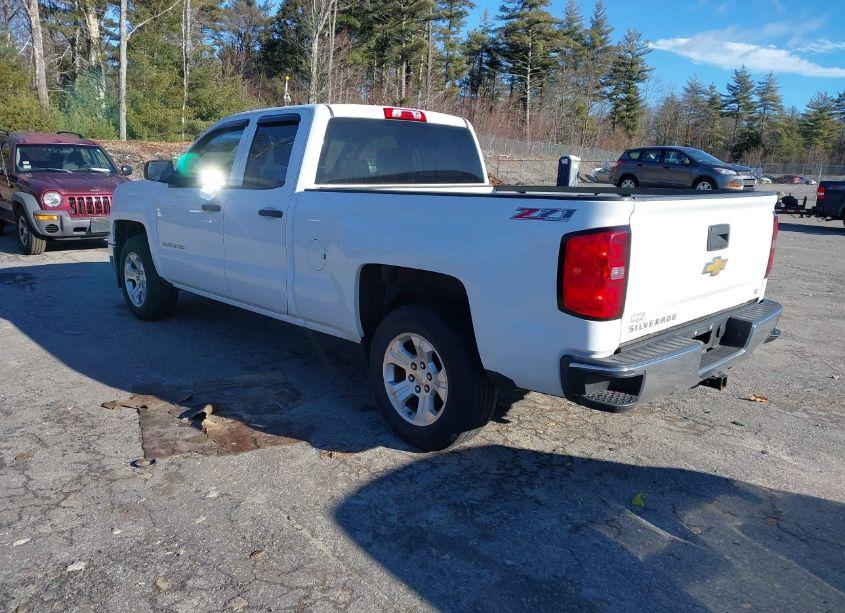 Photo 3 of 2014 Chevrolet Silverado 1500 2LT (VIN 1GCVKREC2EZ374474)