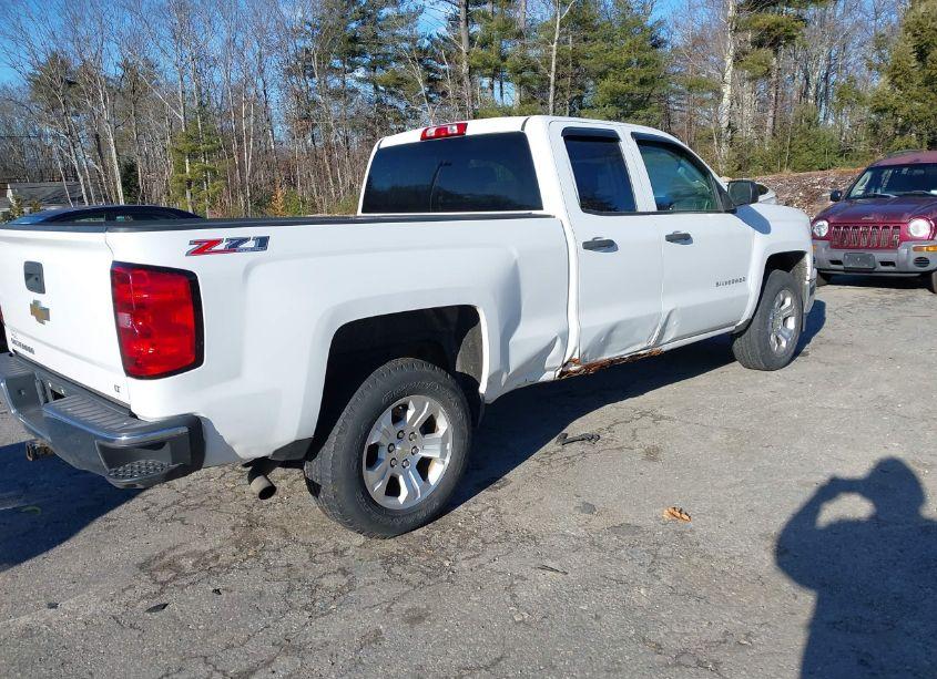 Photo 4 of 2014 Chevrolet Silverado 1500 2LT (VIN 1GCVKREC2EZ374474)