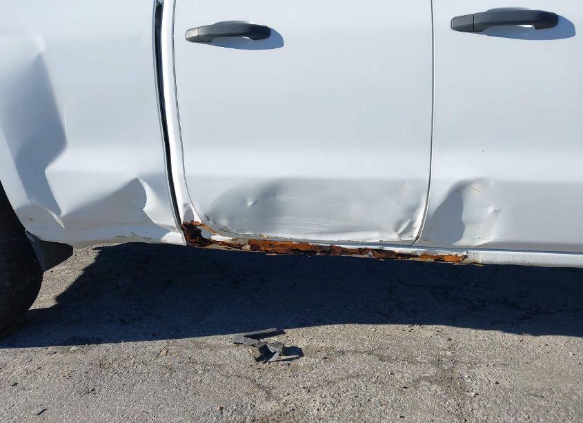 Photo 6 of 2014 Chevrolet Silverado 1500 2LT (VIN 1GCVKREC2EZ374474)