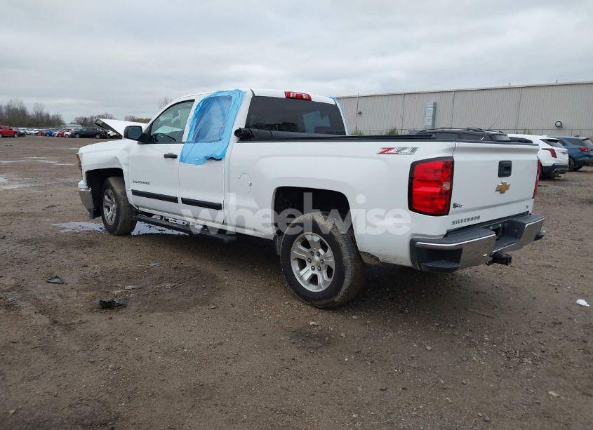 Photo 3 of 2014 Chevrolet Silverado 1500 2LT (VIN 1GCVKREC2EZ390061)