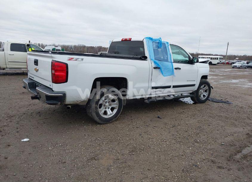 Photo 4 of 2014 Chevrolet Silverado 1500 2LT (VIN 1GCVKREC2EZ390061)