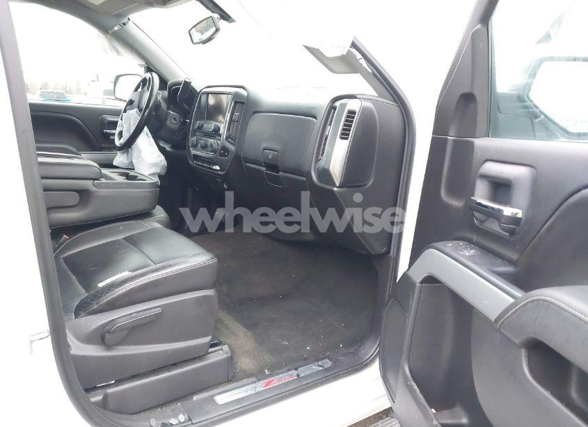 Photo 5 of 2014 Chevrolet Silverado 1500 2LT (VIN 1GCVKREC2EZ390061)