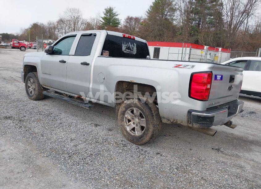 Photo 3 of 2014 Chevrolet Silverado 1500 2LT (VIN 1GCVKREC2EZ405514)