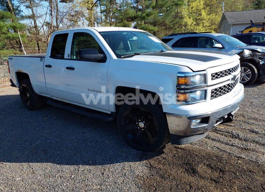 2014 Chevrolet Silverado 1500 LT (VIN 1GCVKREC2EZ418621) main photo