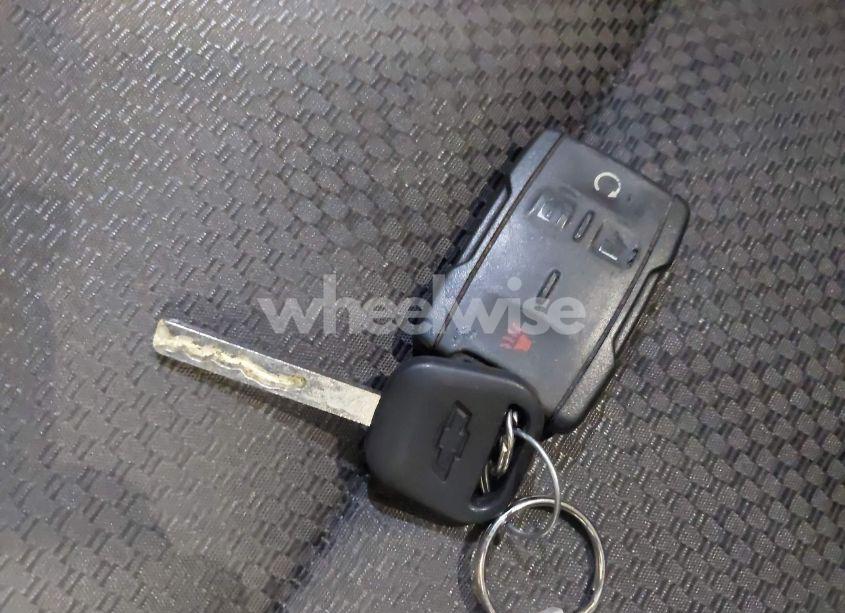 Photo 11 of 2015 Chevrolet Silverado 1500 2LT (VIN 1GCVKREC2FZ147321)