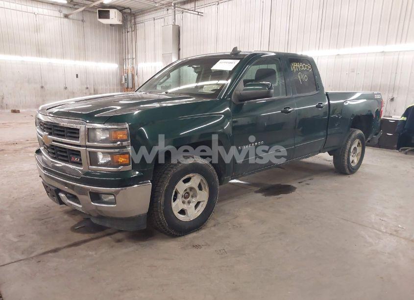 Photo 2 of 2015 Chevrolet Silverado 1500 2LT (VIN 1GCVKREC2FZ147321)