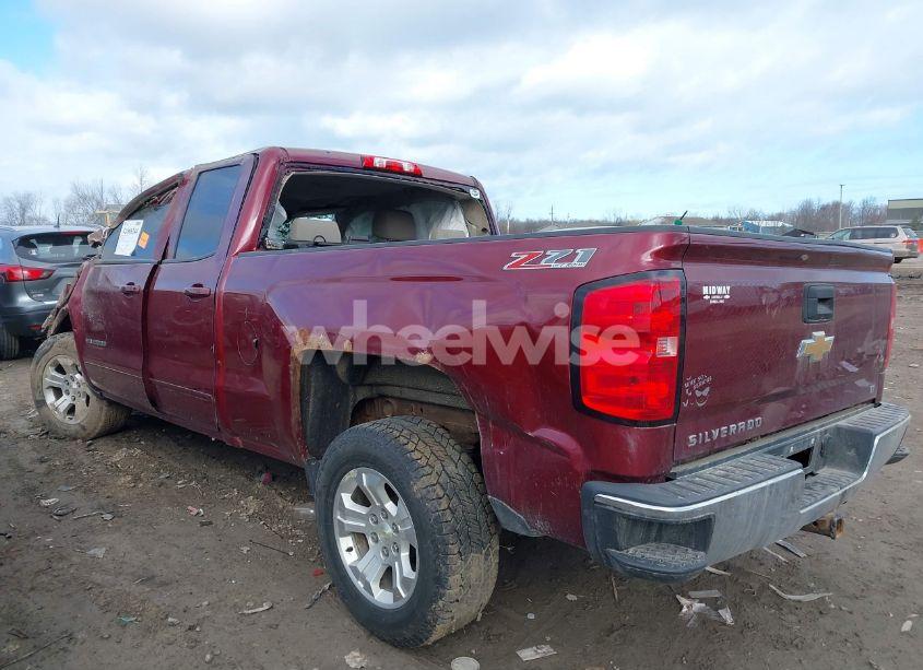 Photo 3 of 2015 Chevrolet Silverado 1500 2LT (VIN 1GCVKREC2FZ223099)
