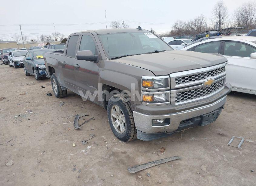 2015 Chevrolet Silverado 1500 1LT (VIN 1GCVKREC2FZ381958) main photo