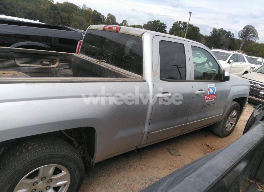 Photo 13 of 2015 Chevrolet Silverado 1500 1LT (VIN 1GCVKREC2FZ437672)
