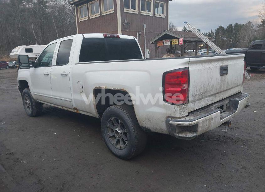 Photo 3 of 2016 Chevrolet Silverado 1500 2LT (VIN 1GCVKREC2GZ103529)