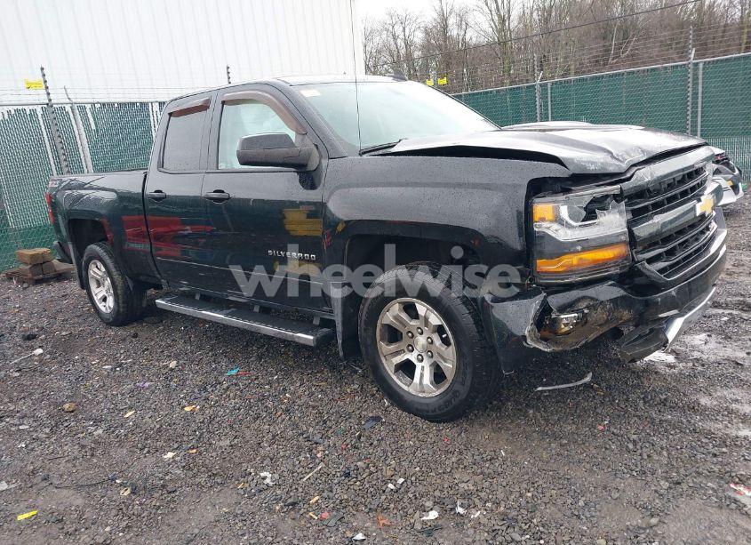 2016 Chevrolet Silverado 1500 1LT/2LT (VIN 1GCVKREC2GZ175279) main photo